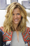 th_86343_celebrity_paradise.com_TheElder_BrooklynDecker6_122_1026lo.jpg