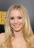 th_37395_Kristen_Bell_003_122_1094lo.jpg