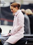 th_48163_Natalie_Portman_Black_Swan-OnSet_NYC_071209_003_122_1142lo.jpg