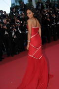 th_45504_RosarioDawsonScreeningofThisMustbethePlaceatthe64thinternationalfilmfestivalinCannes20.5.2011_108_122_1150lo.jpg