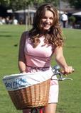 th_05716_celebrity_paradise.com_TheElder_KellyBrook2011_08_25_atTowerBridgepromotingSkyride49_122_1170lo.JPG