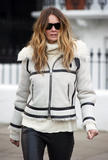 th_08870_celebrity_paradise.com_TheElder_ElleMacpherson2010_11_25_schoolruninLondon11_122_632lo.jpg