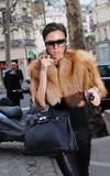 Victoria Beckham - Страница 7 Th_45222_94330014_10_122_640lo