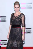 th_21368_celebrity_paradise.com_TheElder_HeidiKlum122_122_648lo.jpg