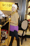 th_27761_KristenBell_shops_at_Henri_Bendel_23_122_791lo.jpg