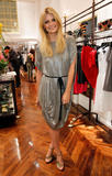 th_57865_celebrity_paradise.comMischaBarton_TheElder_1_122_918lo.jpg