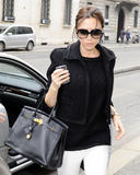 th_46539_celebrity-paradise.com-The_Elder-Victoria_Beckham_2010-02-08_-_Out_Shopping_in_Milan_468_122_972lo.jpg