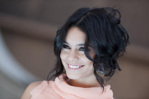 http://img217.imagevenue.com/loc1061/th_772459191_VanessaHudgens_6thAnnualPowerofYouthEvent_24_122_1061lo.jpg