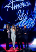 http://img217.imagevenue.com/loc764/th_51853_Jennifer_Lopez_at_American_Idol_Season10_10_122_764lo.jpg